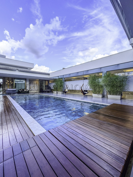 SMPW Quadra 5 - Casa Cinematográfica com 4 Quartos Aceita Financiamento Quadra 05 do Park Way