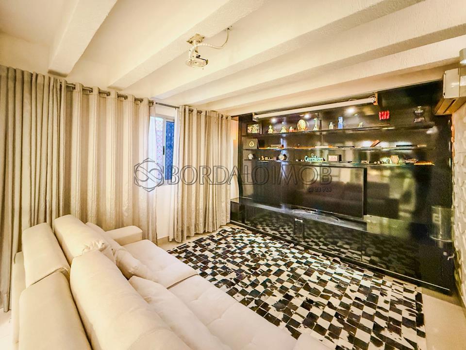 Rua 4 - Este apartamento duplex de cobertura é uma oportunidade excepcional para quem busca um lar espaçoso. - Foto 7