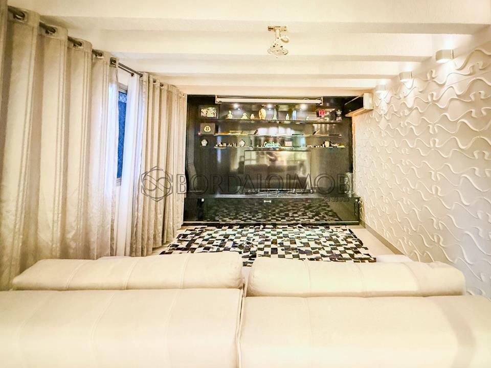 Rua 4 - Este apartamento duplex de cobertura é uma oportunidade excepcional para quem busca um lar espaçoso. - Foto 8