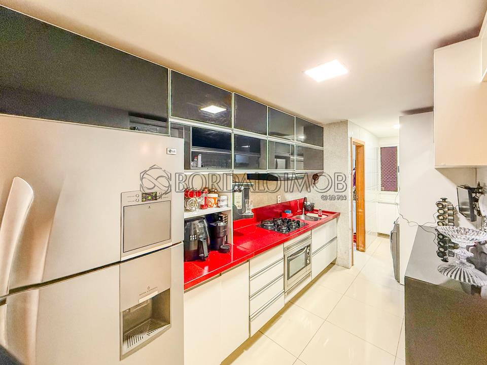 Rua 4 - Este apartamento duplex de cobertura é uma oportunidade excepcional para quem busca um lar espaçoso. - Foto 10