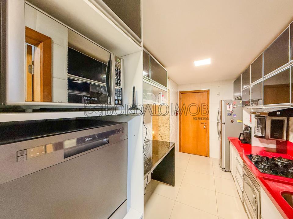 Rua 4 - Este apartamento duplex de cobertura é uma oportunidade excepcional para quem busca um lar espaçoso. - Foto 12