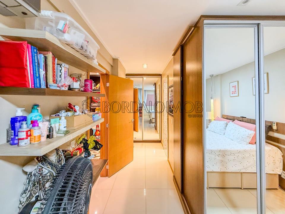 Rua 4 - Este apartamento duplex de cobertura é uma oportunidade excepcional para quem busca um lar espaçoso. - Foto 16