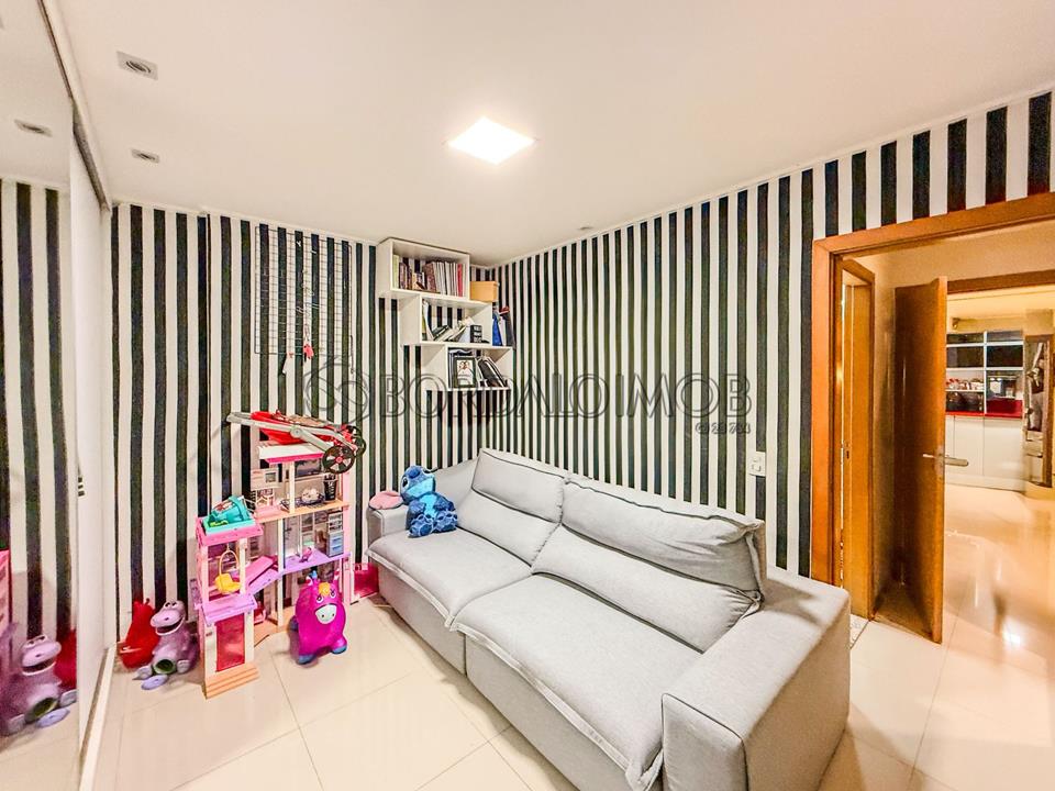 Rua 4 - Este apartamento duplex de cobertura é uma oportunidade excepcional para quem busca um lar espaçoso. - Foto 19