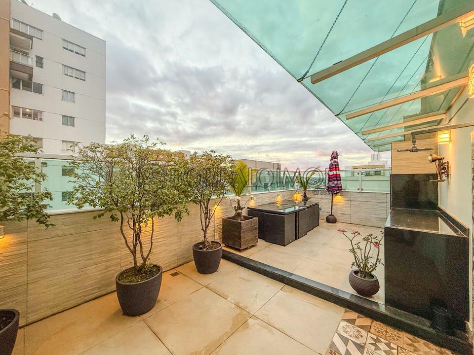 Rua 4 - Este apartamento duplex de cobertura é uma oportunidade excepcional para quem busca um lar espaçoso. - Foto 26