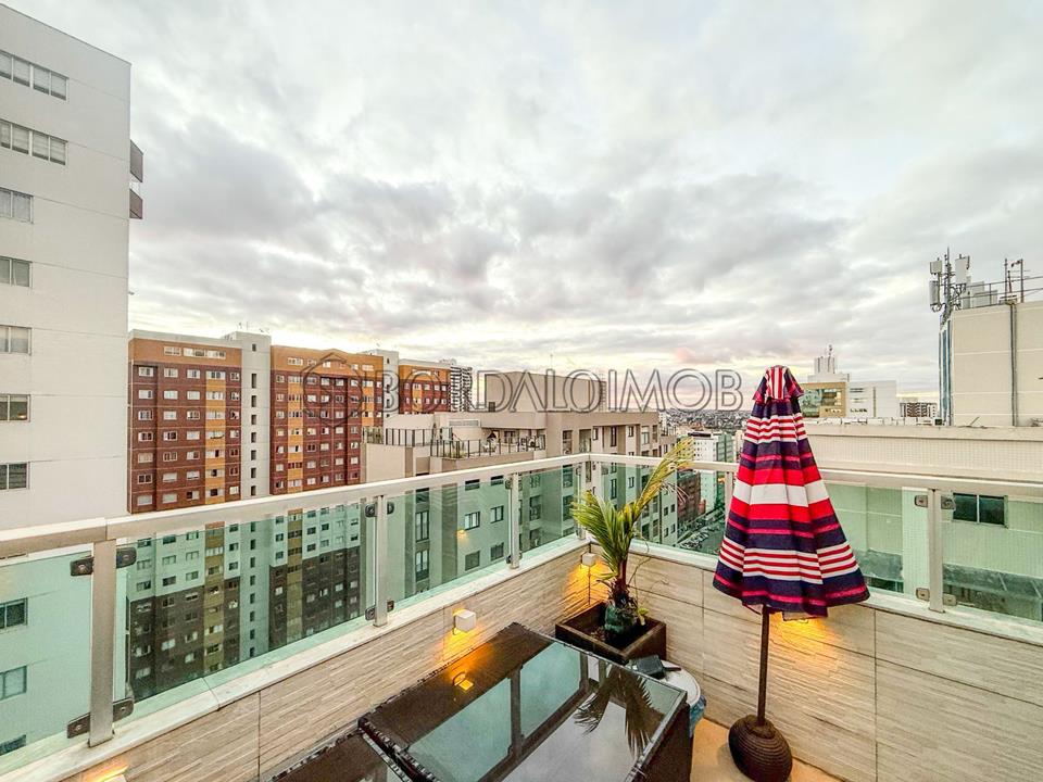 Rua 4 - Este apartamento duplex de cobertura é uma oportunidade excepcional para quem busca um lar espaçoso. - Foto 27