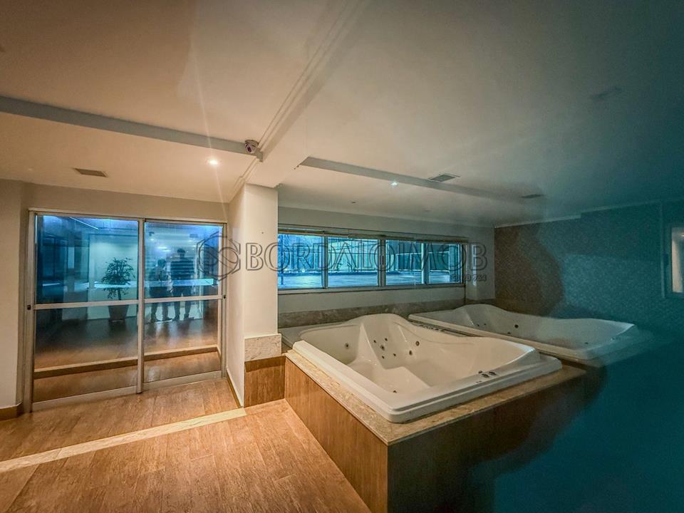 Rua 4 - Este apartamento duplex de cobertura é uma oportunidade excepcional para quem busca um lar espaçoso. - Foto 34