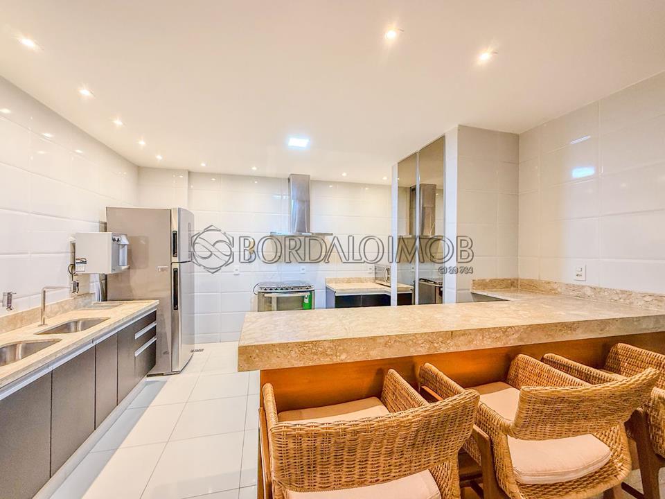 Rua 4 - Este apartamento duplex de cobertura é uma oportunidade excepcional para quem busca um lar espaçoso. - Foto 42