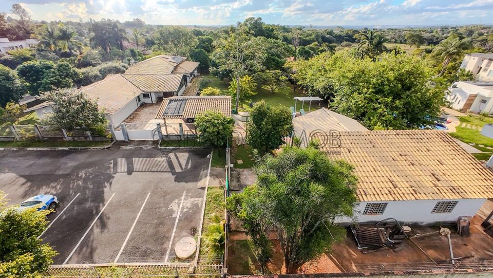 SMPW Quadra 28 - 456m² de área privativa em terreno de 2.500m², energia fotóvoltaica.