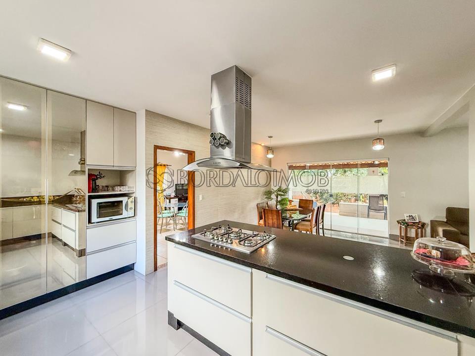 SMPW Quadra 28 - 456m² de área privativa em terreno de 2.500m², energia fotóvoltaica. - Foto 8