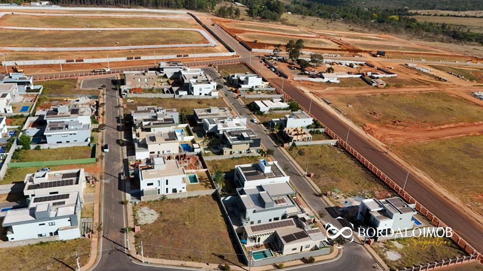 Avenida do Sol, Qd 1, Rua 2 - Casa em Reforma com Projetos e Estrutura Completa localizada no Jardim Botanico