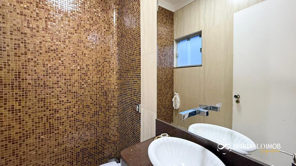 QE 26 - Casa com 5 Quartos Escriturada Com Lazer Aceita Financiamento SOBRADO - Foto 6