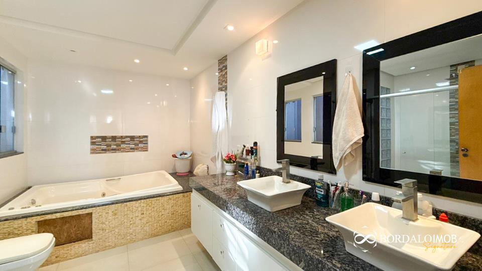 QE 26 - Casa com 5 Quartos Escriturada Com Lazer Aceita Financiamento SOBRADO - Foto 17