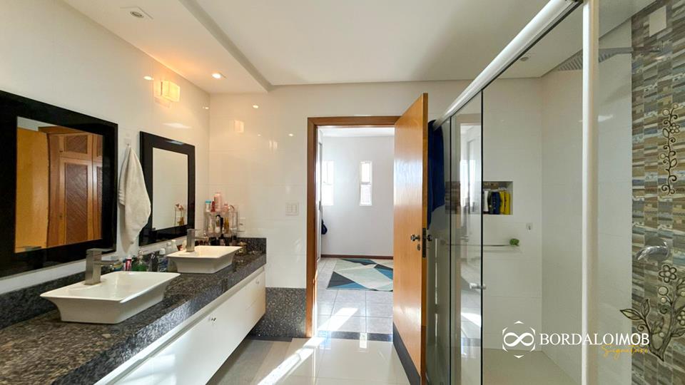 QE 26 - Casa com 5 Quartos Escriturada Com Lazer Aceita Financiamento SOBRADO - Foto 18