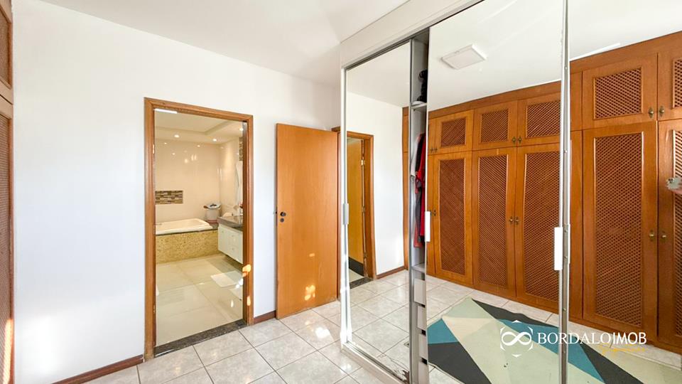 QE 26 - Casa com 5 Quartos Escriturada Com Lazer Aceita Financiamento SOBRADO - Foto 19