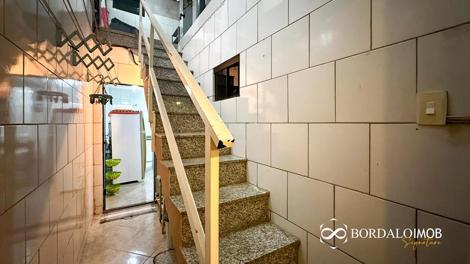 QE 42 - Casa ampla de 2 Andar com 3 Quartos 