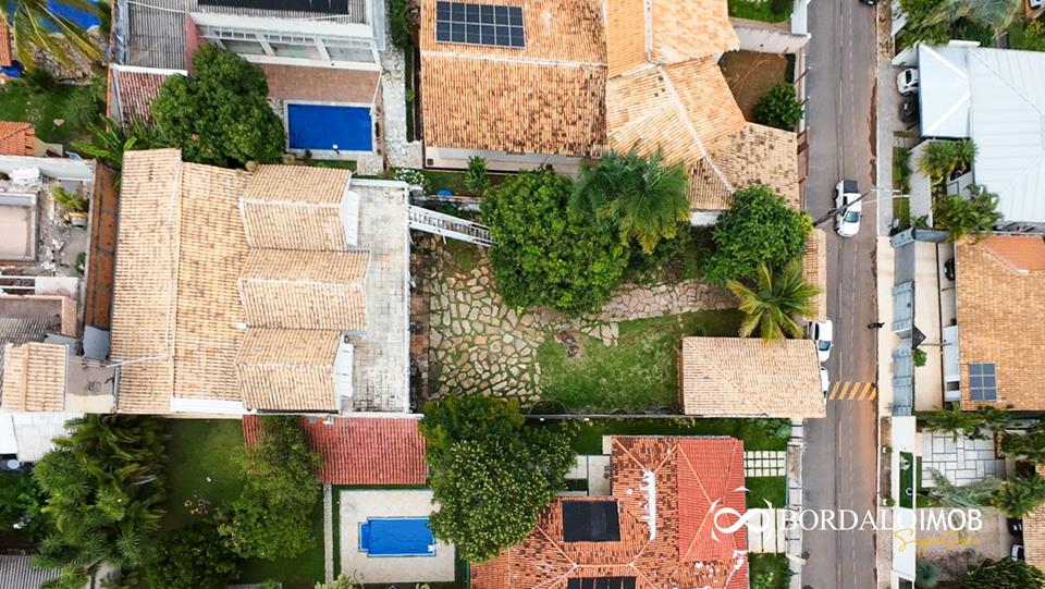 Condomínio Estância Jardim Botânico - Lote Amplo no Condomínio Estância Jardim Botânico, com casa para retrofit