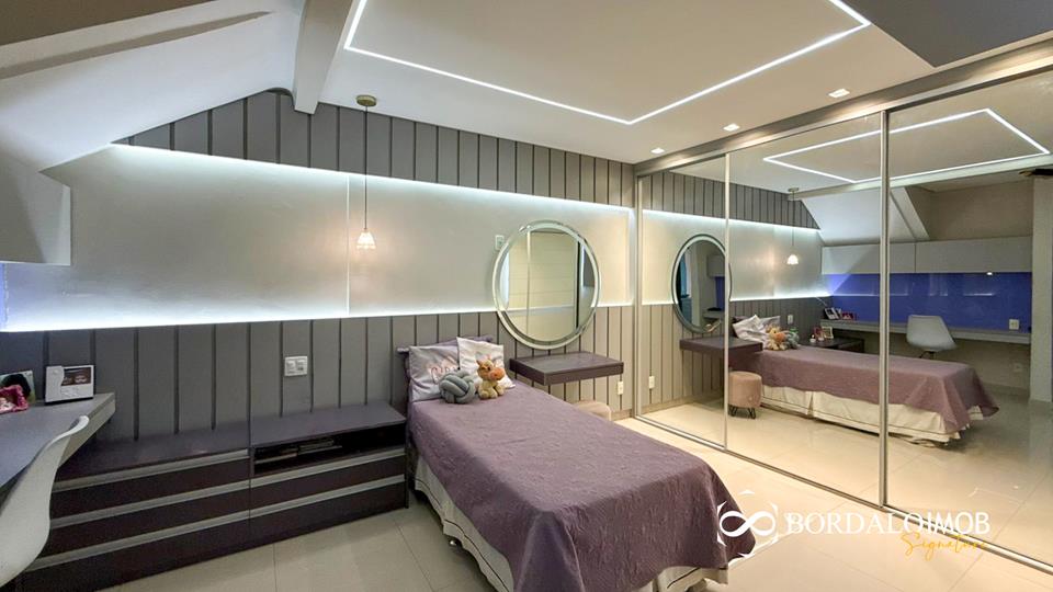 QE 34 - Casa com 4 Quartos distribuídos em 3 Pavimentos Aceita Financiamento - Foto 23