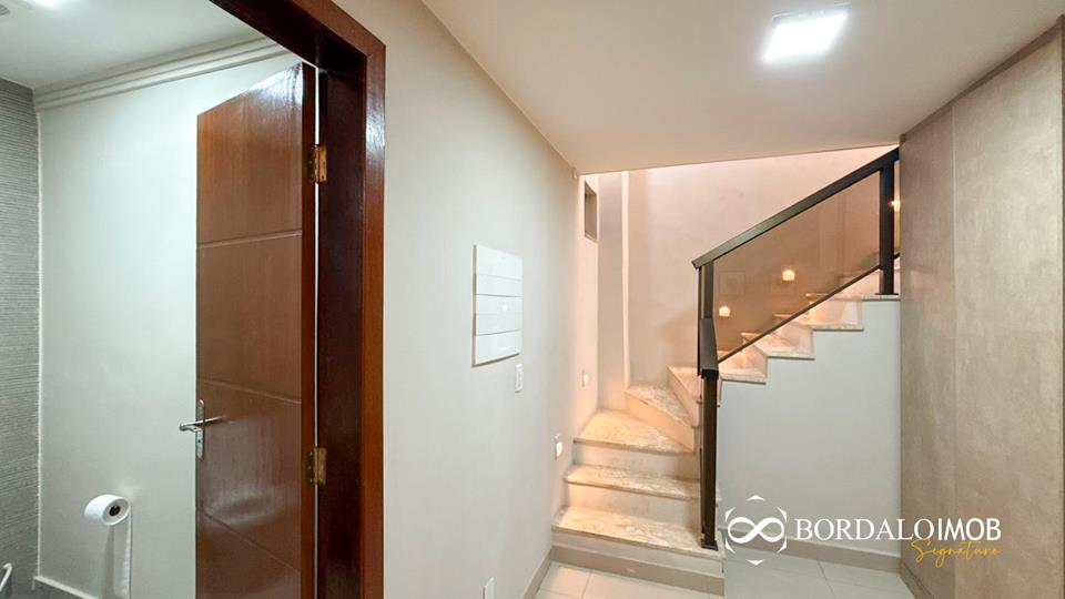 QE 34 - Casa com 4 Quartos distribuídos em 3 Pavimentos Aceita Financiamento - Foto 25