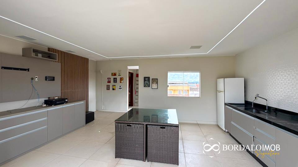 QE 34 - Casa com 4 Quartos distribuídos em 3 Pavimentos Aceita Financiamento - Foto 27