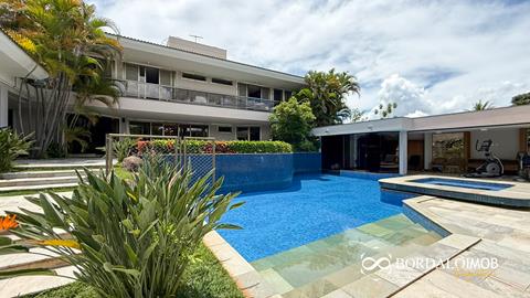 SHIS QL 16 - Casa de Alto Padrão no Lago Sul com São 6 suítes amplas todas com varanda privativa