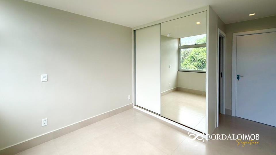 SQS 102 - Apartamento impecável na SQS 102, totalmente reformado e pronto para morar - Foto 16