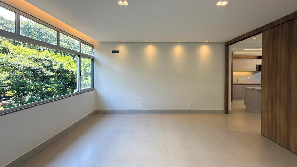 SQS 306 - Apartamento de 3 Quartos todo reformado e Aceita Financiamento - Foto 2